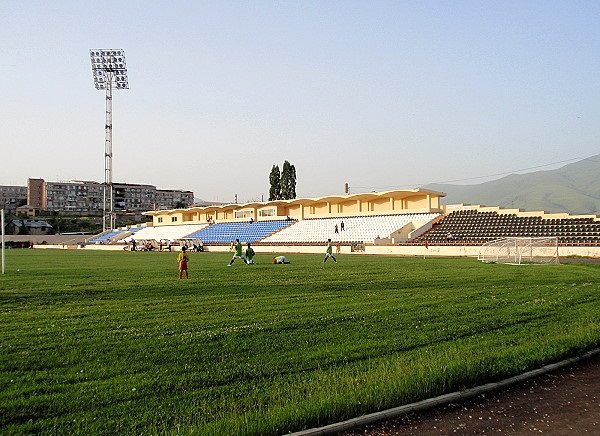 Աբովյանի քաղաքային մարզադաշտ
