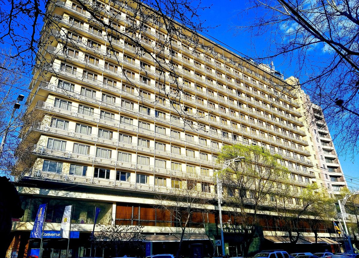 Անի Պլազա