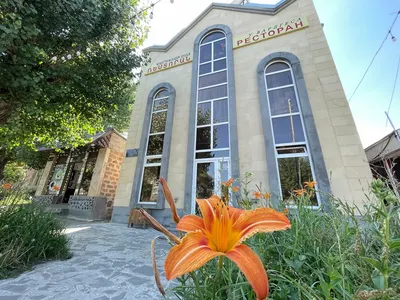 Վարդգեսի մոտ
