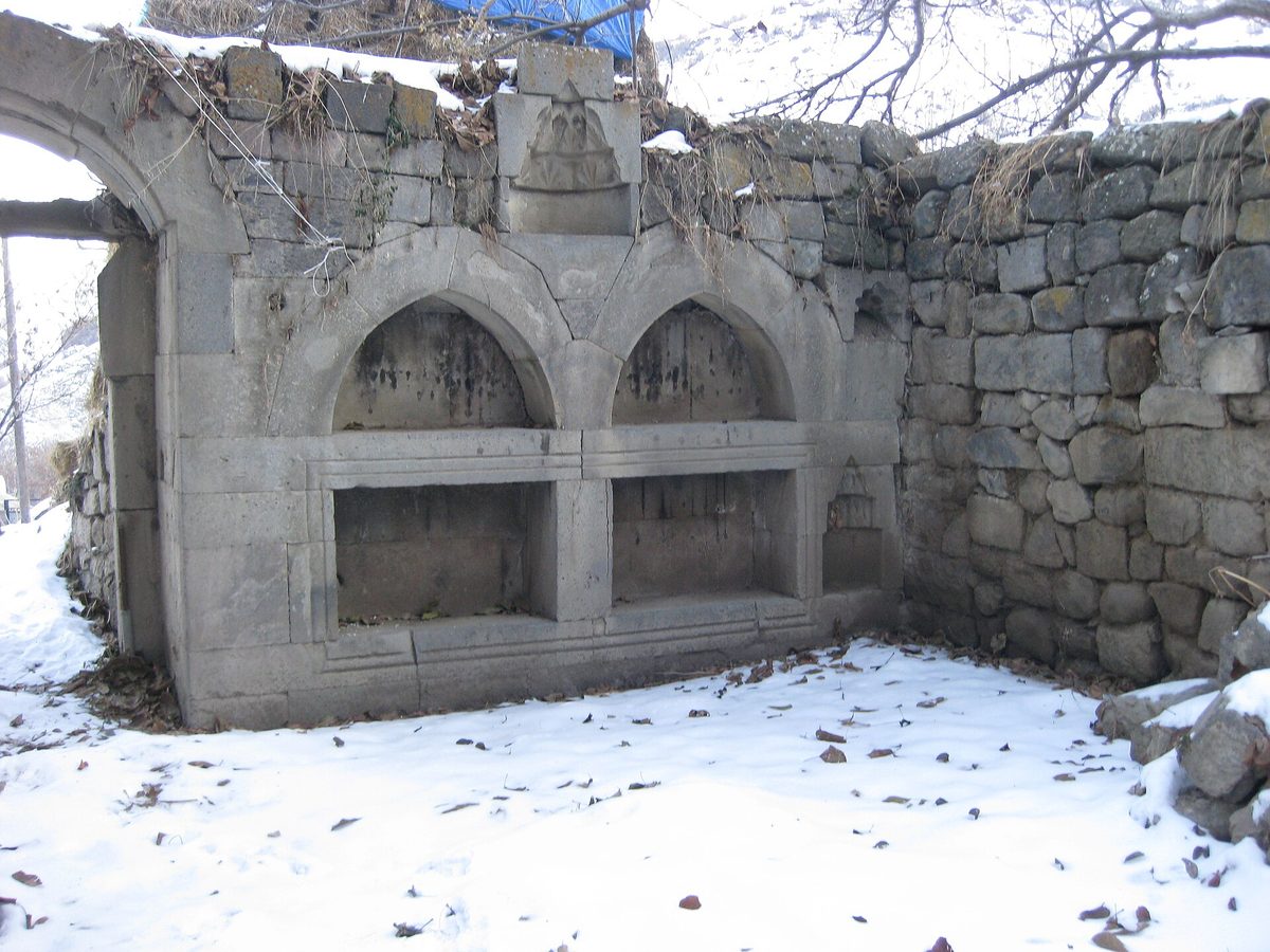 Բնակելի տուն. Իշխան Չեսար Օրբելյանի ապարանքը (Չեսարի դարպաս)