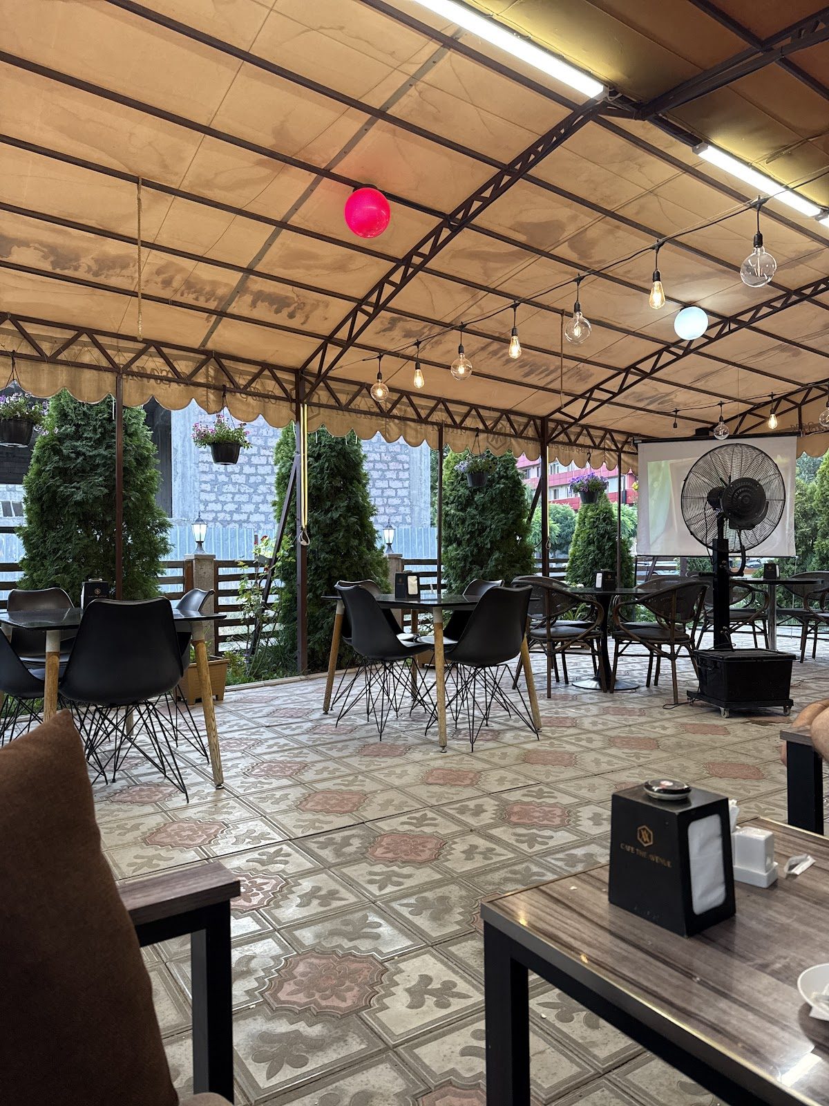Cafe The Avenue — Սրճարաններ, Արարատ