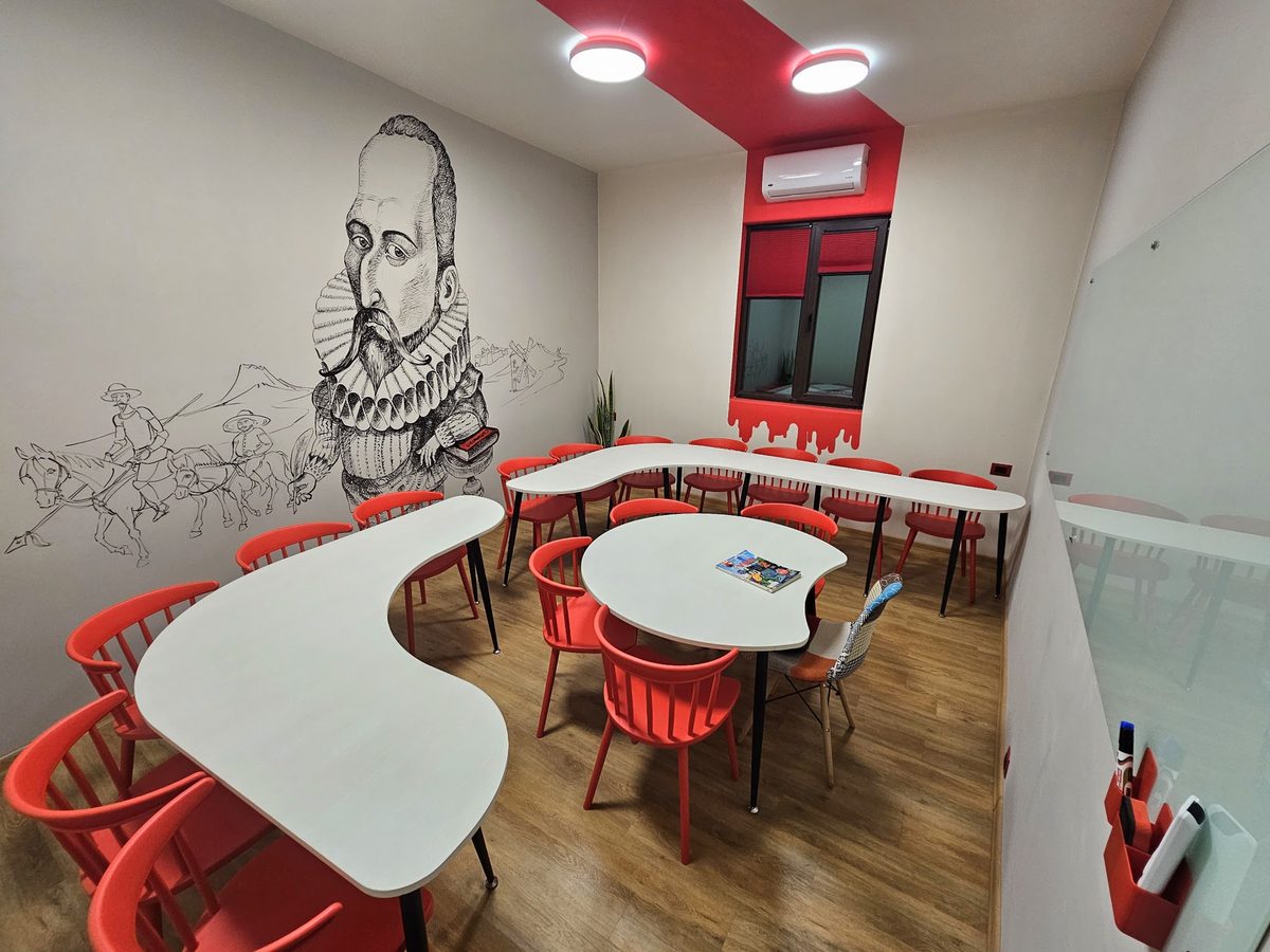 Centro Hispano — Education, Yerevan