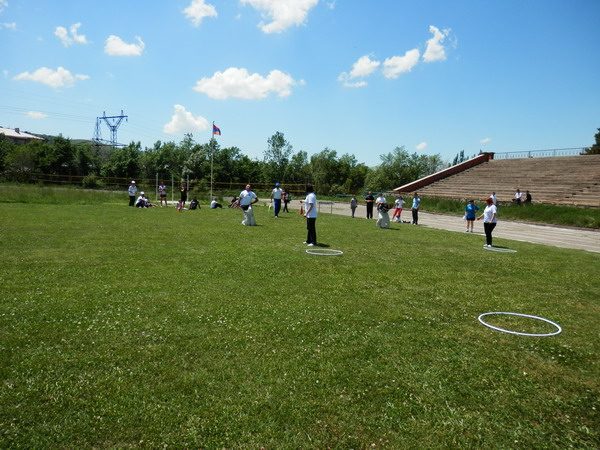 Չարենցավանի քաղաքային մարզադաշտ