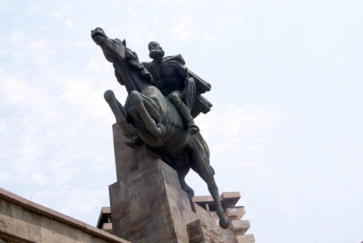 Դավիթ Բեկի հուշարձան
