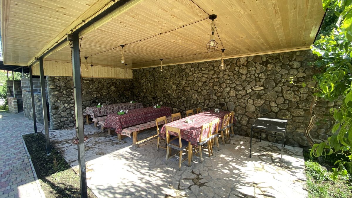 Գառնի Ռեստ Հոստ