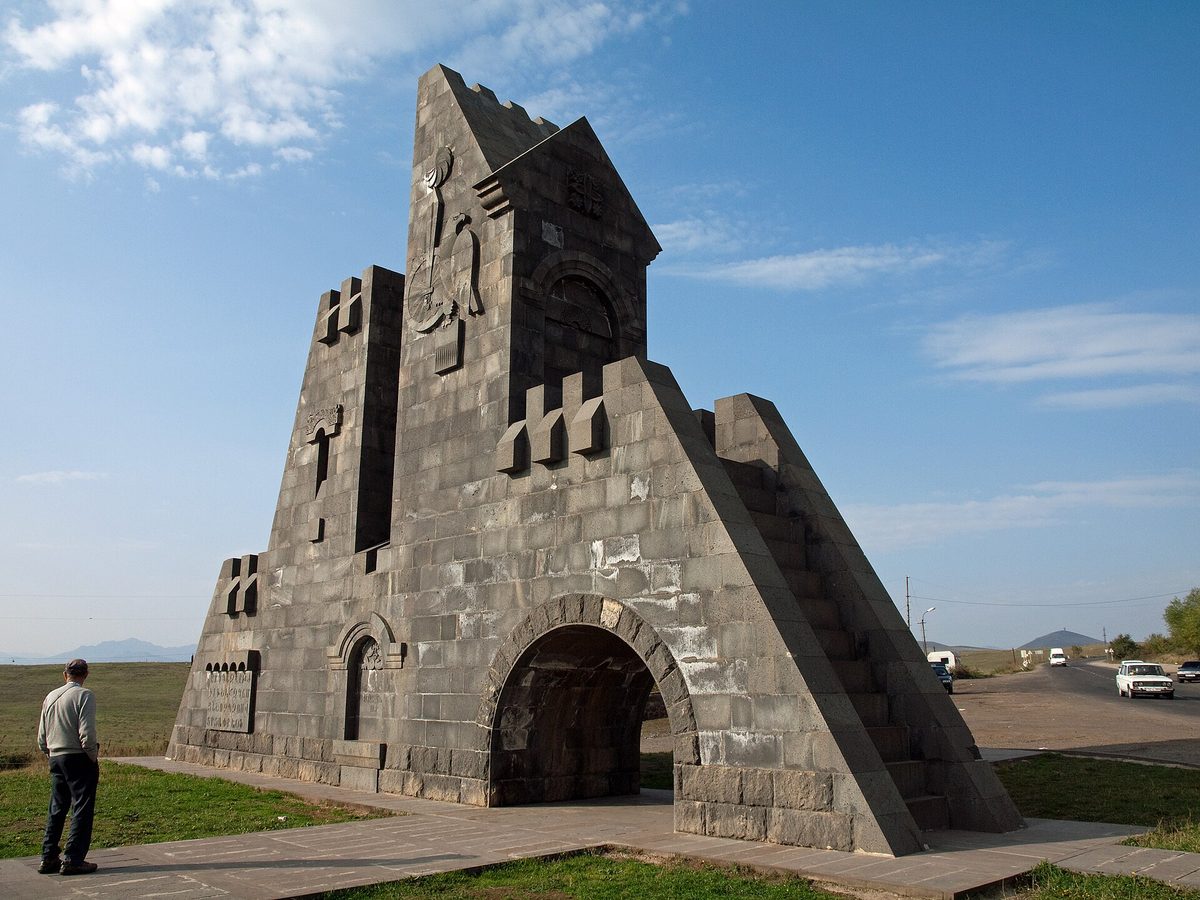 Գորիս քաղաքի մուտքի հուշարձան