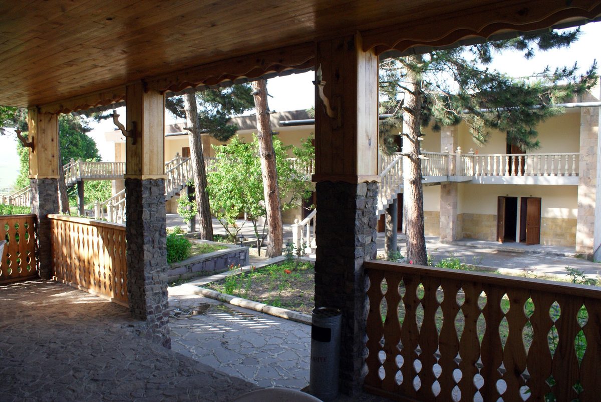 Օձուն հյուրանոց