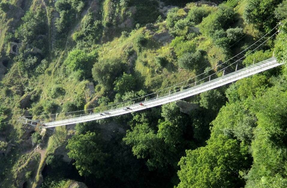 Խնձորեսկի ճոճվող կամուրջ