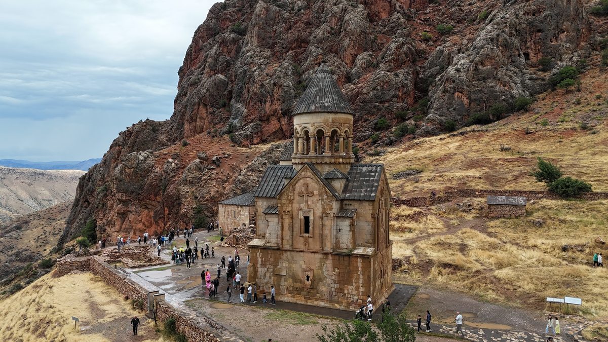 Kostas TOUR  Armenia — Ուղեկցորդներ, Երևան