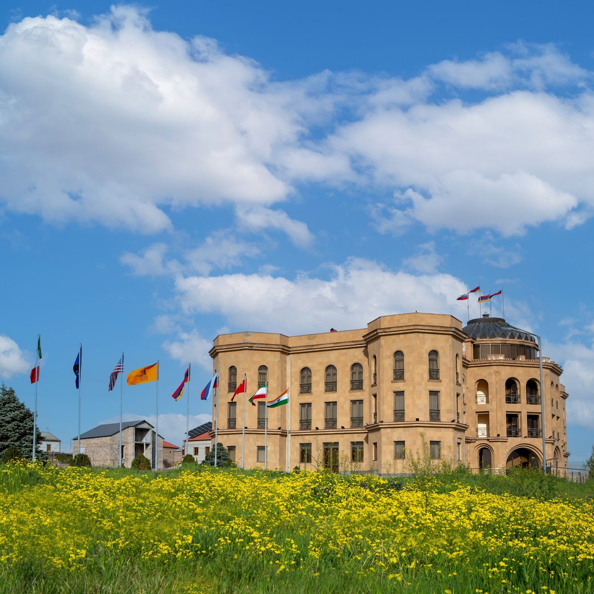 Լաթար