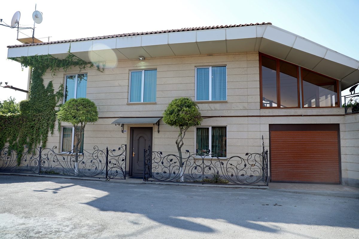 LIGO GARDEN" RESORT AND RESTAURANT — Рестораны, Арарат