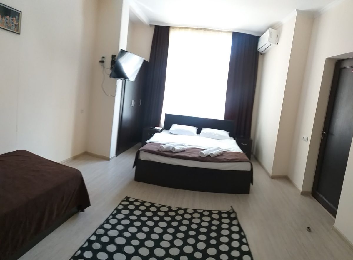 MERIEN" HOTEL — Hotels, Yerevan