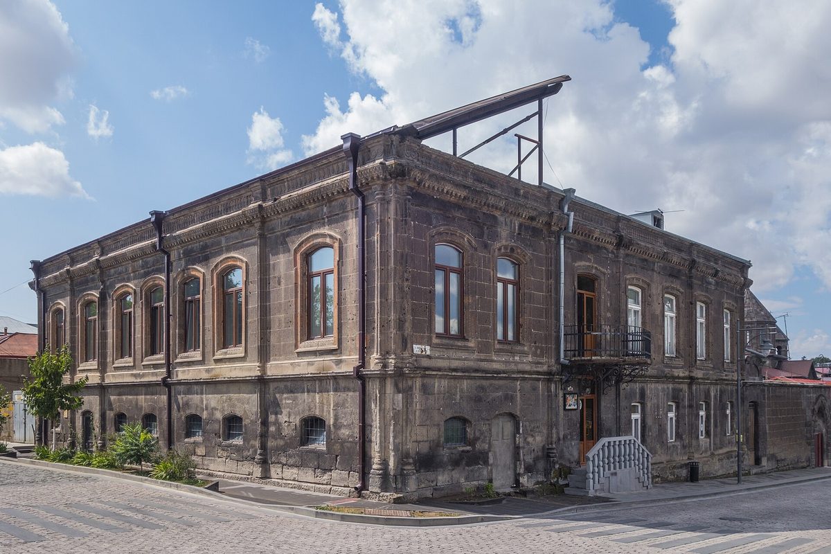 Մհեր Մկրտչյանի թանգարան
