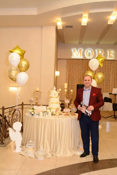 Մորենա Գոլդ — Ռեստորաններ, Երևան