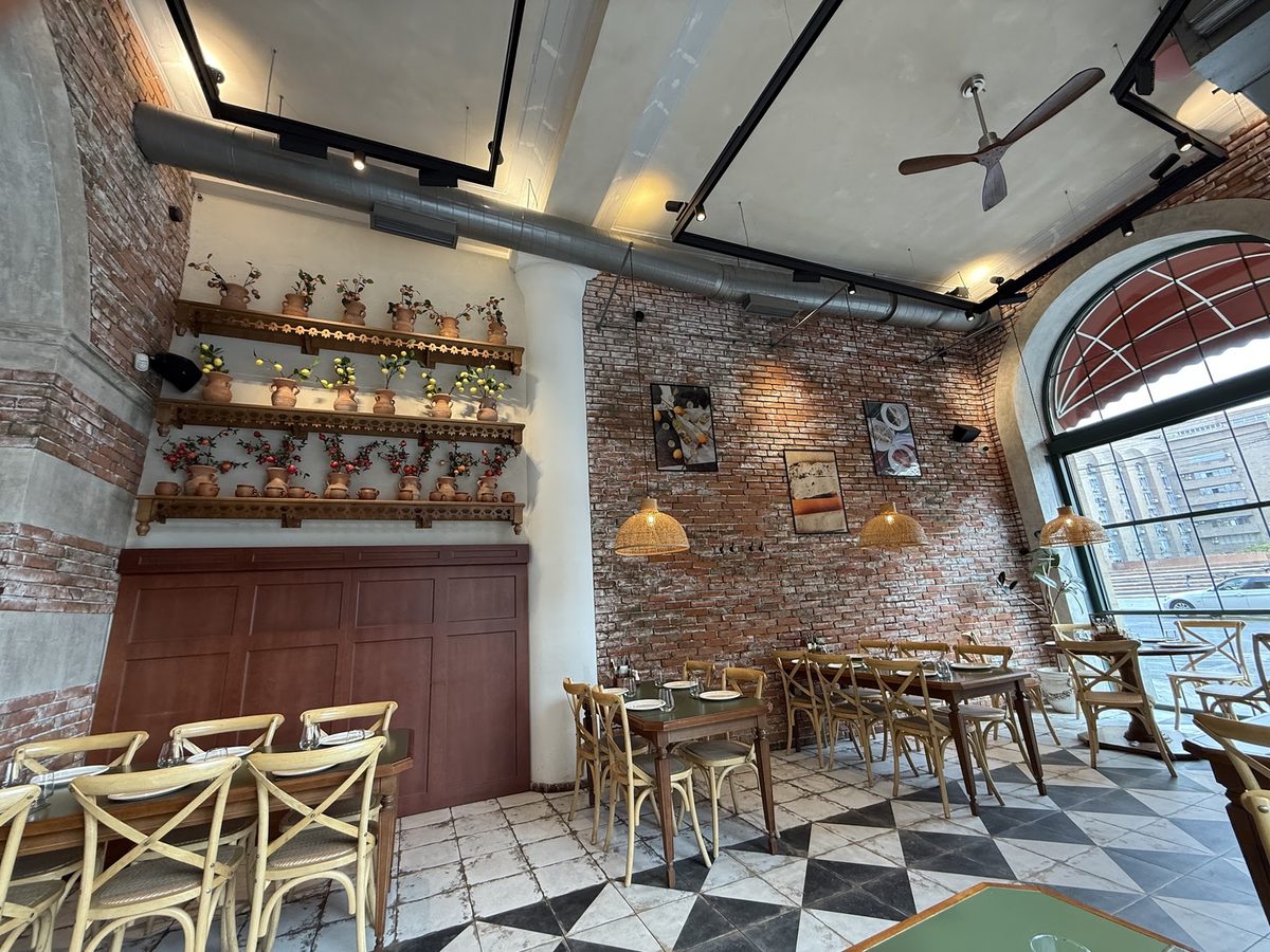 MOZZARELLA" ITALIAN RESTAURANT — Рестораны, Ереван