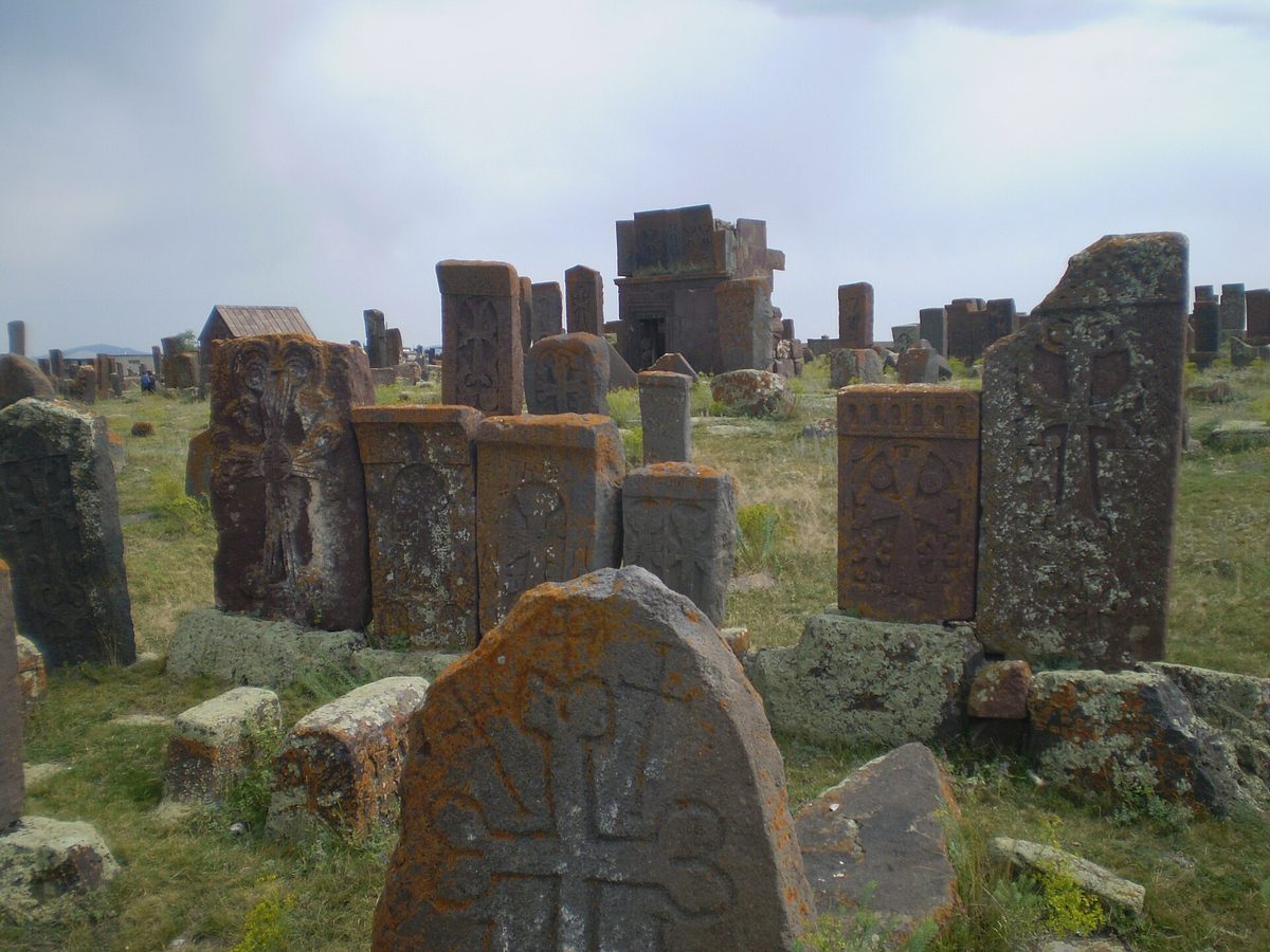 Նորատուսի գերեզմանատուն