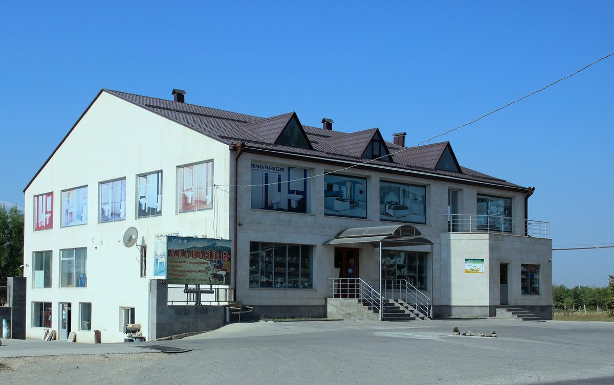 NOYAVAN" BUILDING MATERIALS SHOP — Shop, Ararat