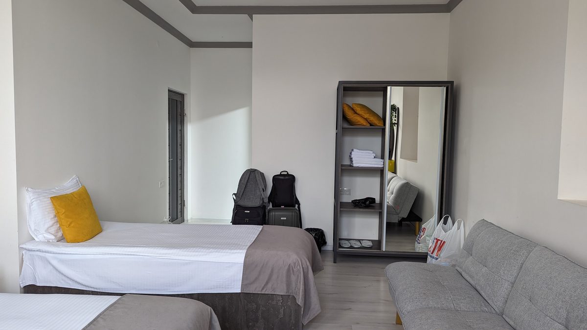 POPOCK" HOTEL — Hotels, Goris