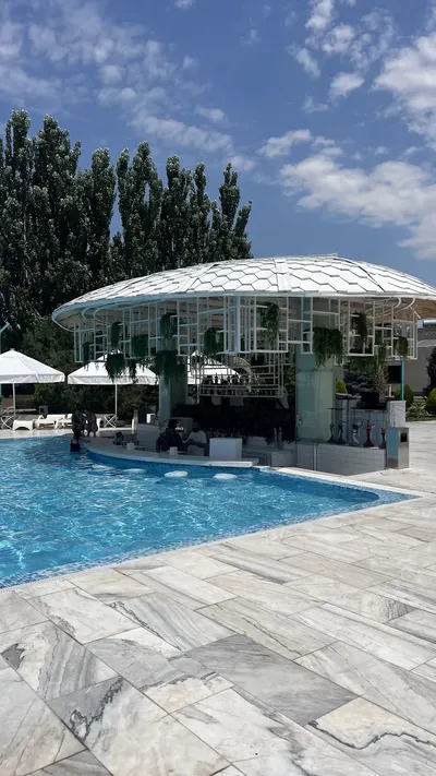 Սան Մարկո լողավազան — Բարեր, Երևան