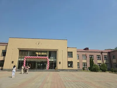 Smbat Byurat Basic School No. 125 — Education, Yerevan