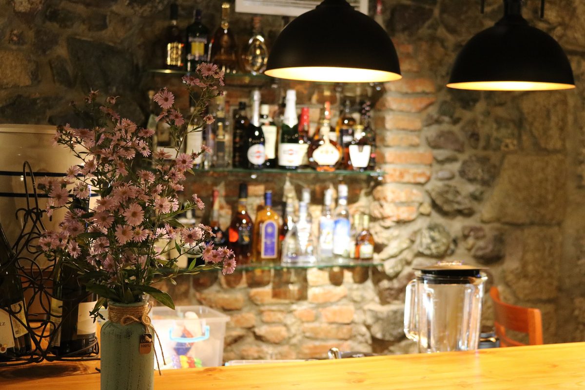SPLIT WINE AND CAFE — Cafés & Coffee, Dilijan
