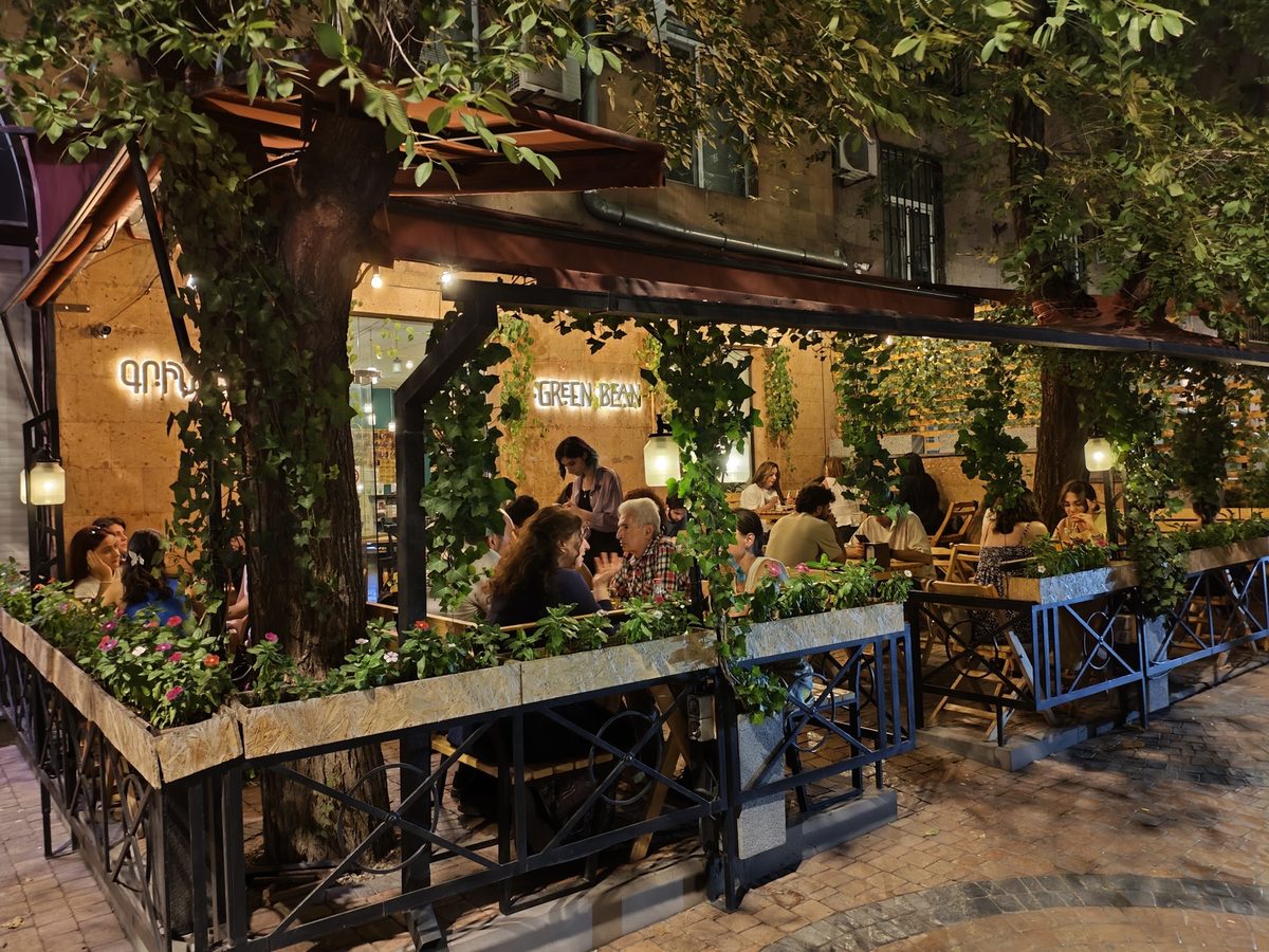 THE GREEN BEAN CASCADE" CAFE — Cafés & Coffee, Yerevan