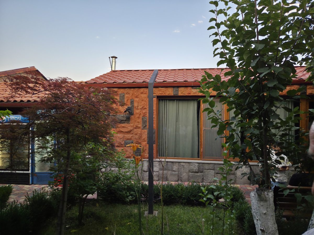 Ծիրանի Ծառ Ռեստորան