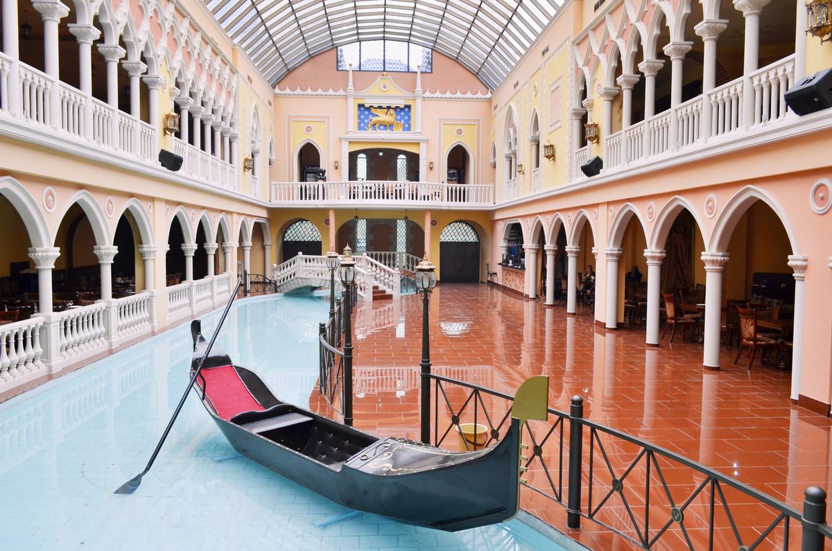 VENETIAN PALACE" RESTAURANT COMPLEX — Ռեստորաններ, Երևան